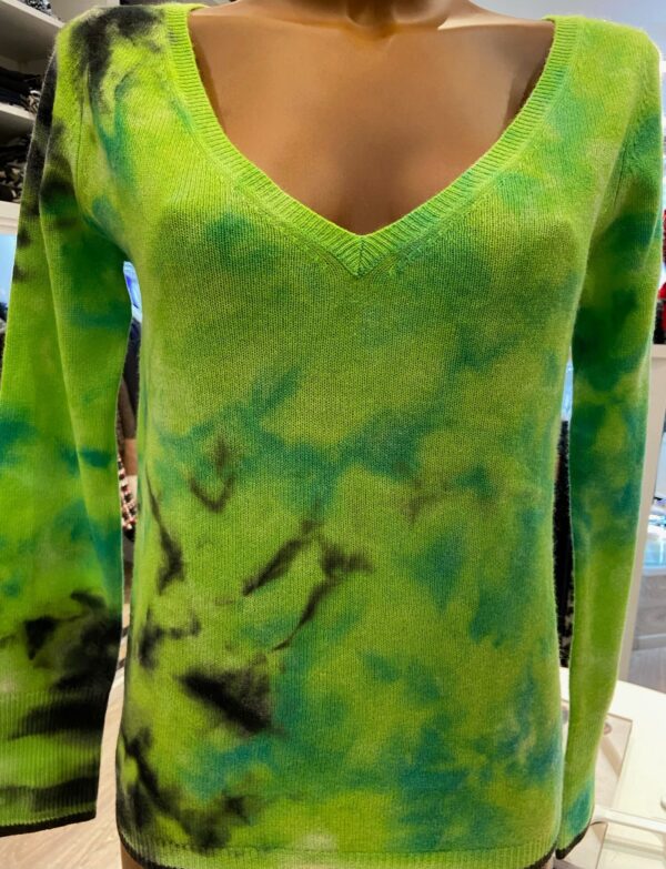 Pull vert encolure v