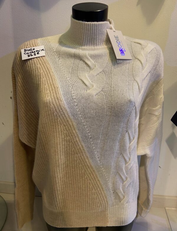 Pull blanc et beige