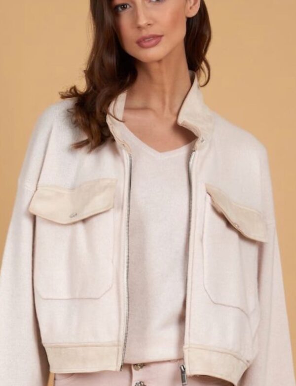 Gilet rayé noir et rouge 