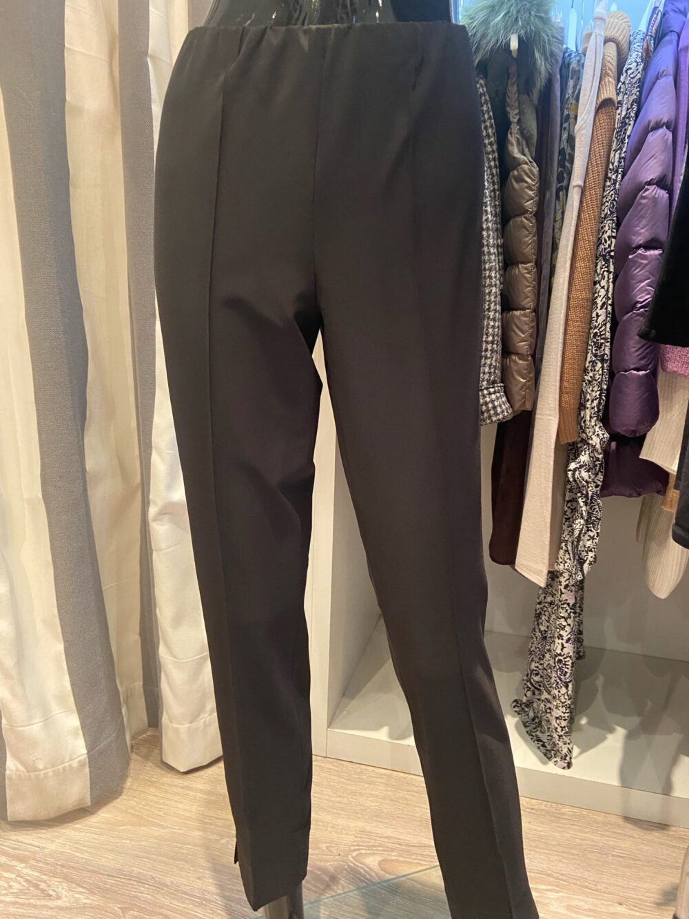 Pantalon noire surpiqué fluide